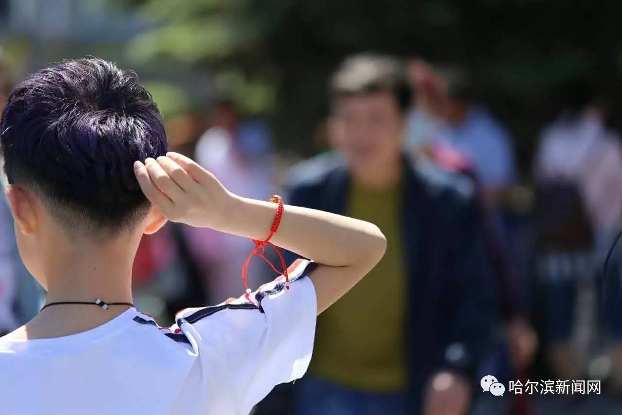 网球小组赛,江畔铁骑队与祁连海豚队绝杀,VAR改判成焦点!边后卫成为亮点的简单介绍开云体育官网